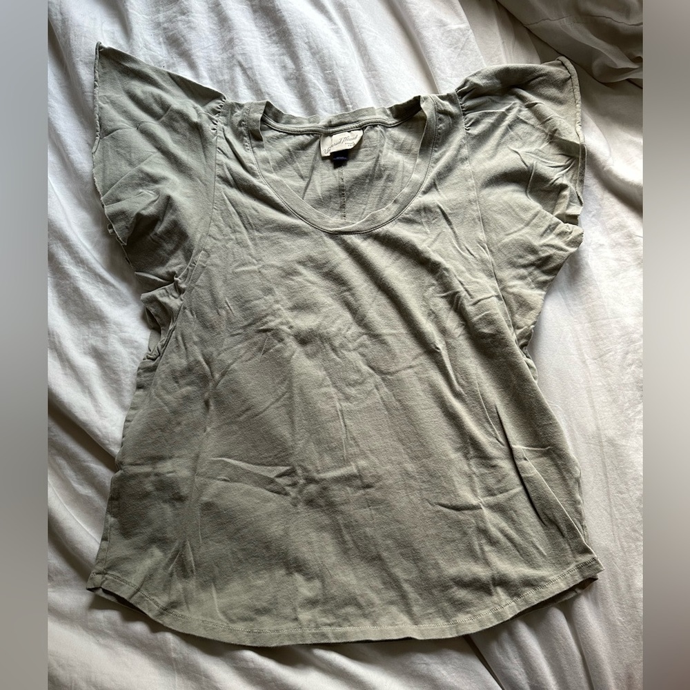 Universal Threads sage green tshirt size medium